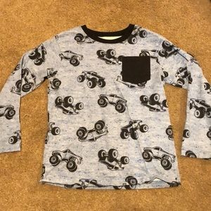 Boys long sleeve shirt. Size 5
